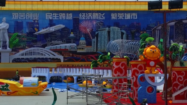 The Float itself, adorned with a diorama of the Singapore Skyline